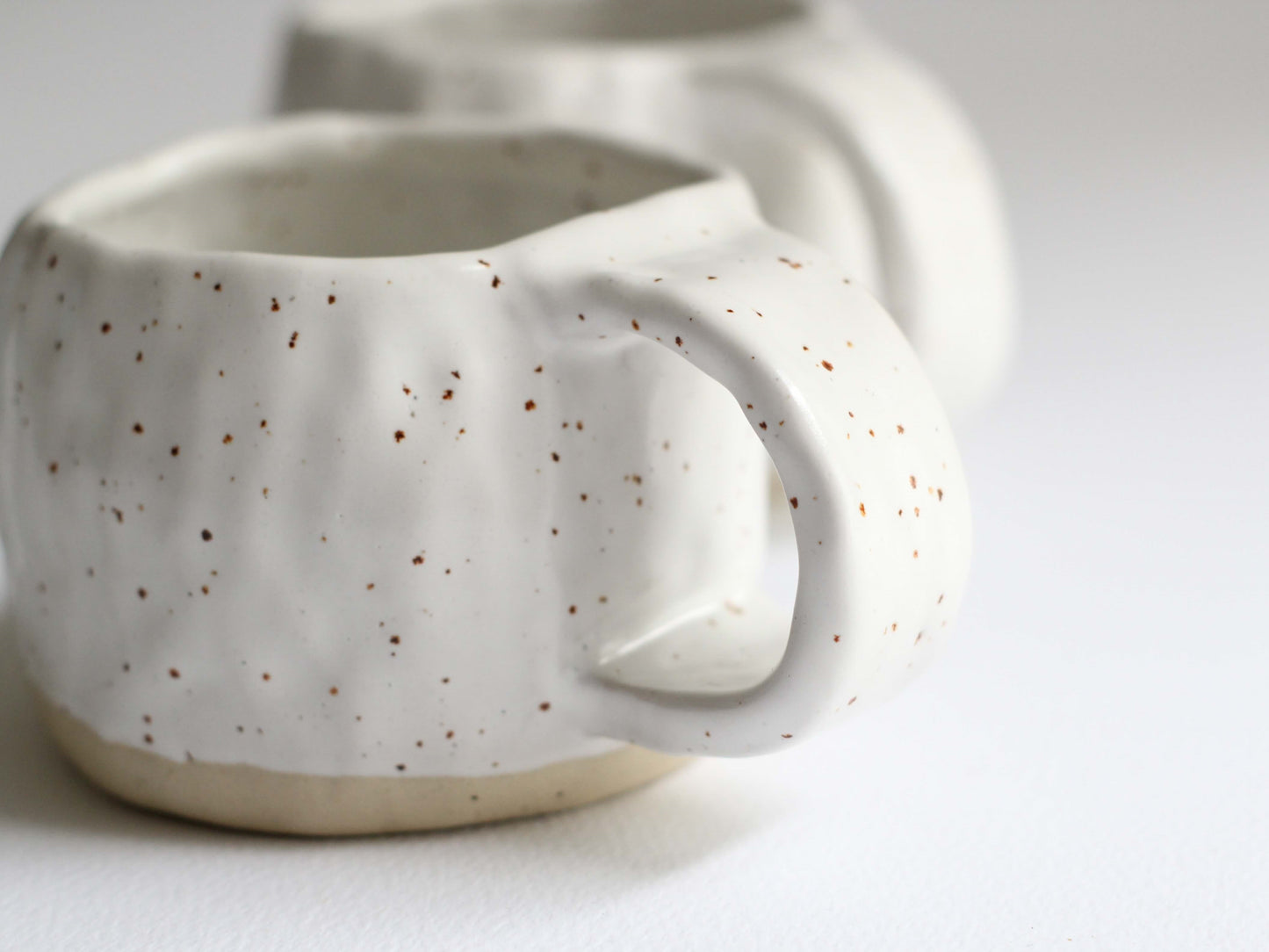 Cana alba mata texturata