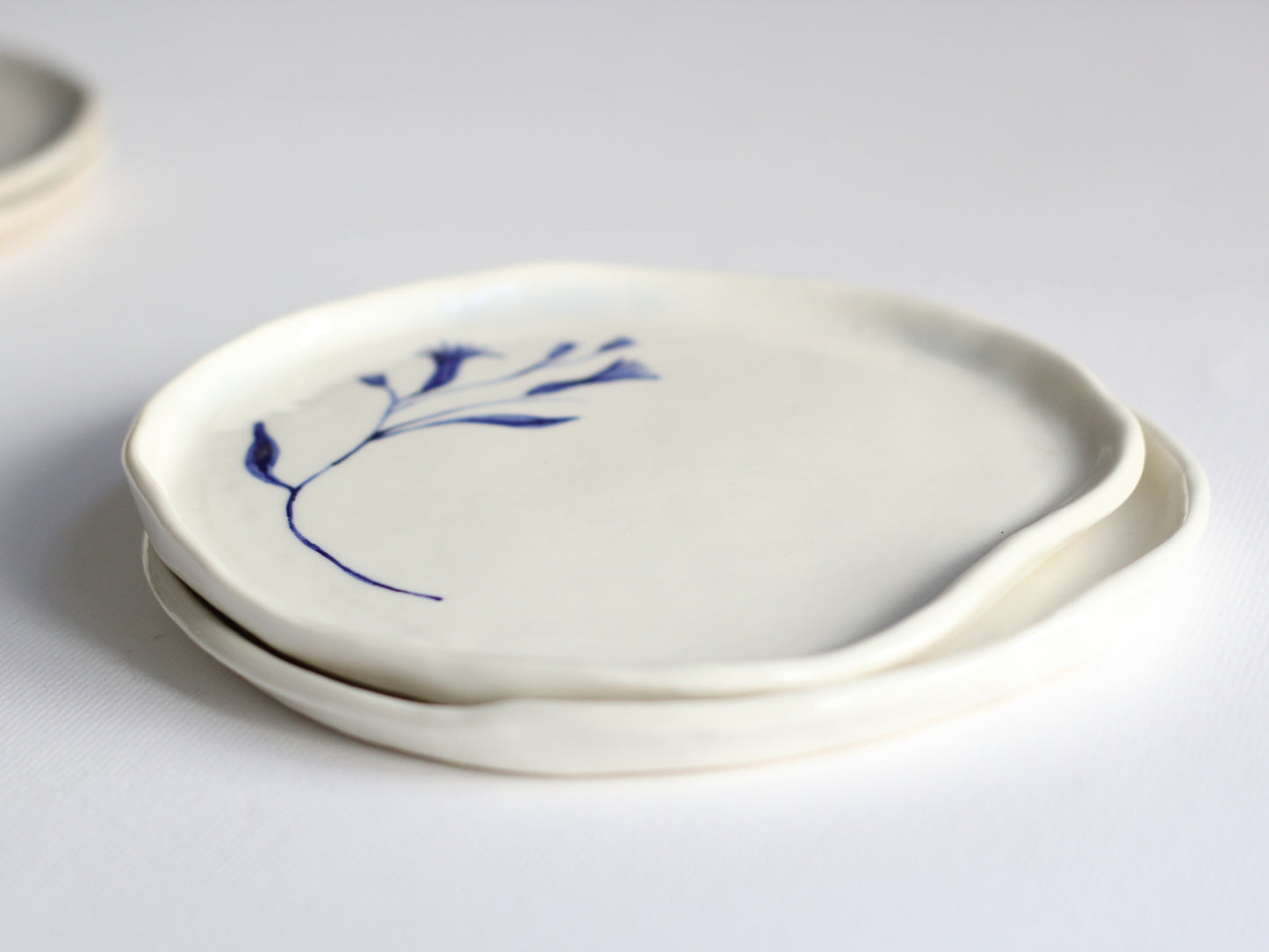 Farfurie portelan lucrata manual in Romania