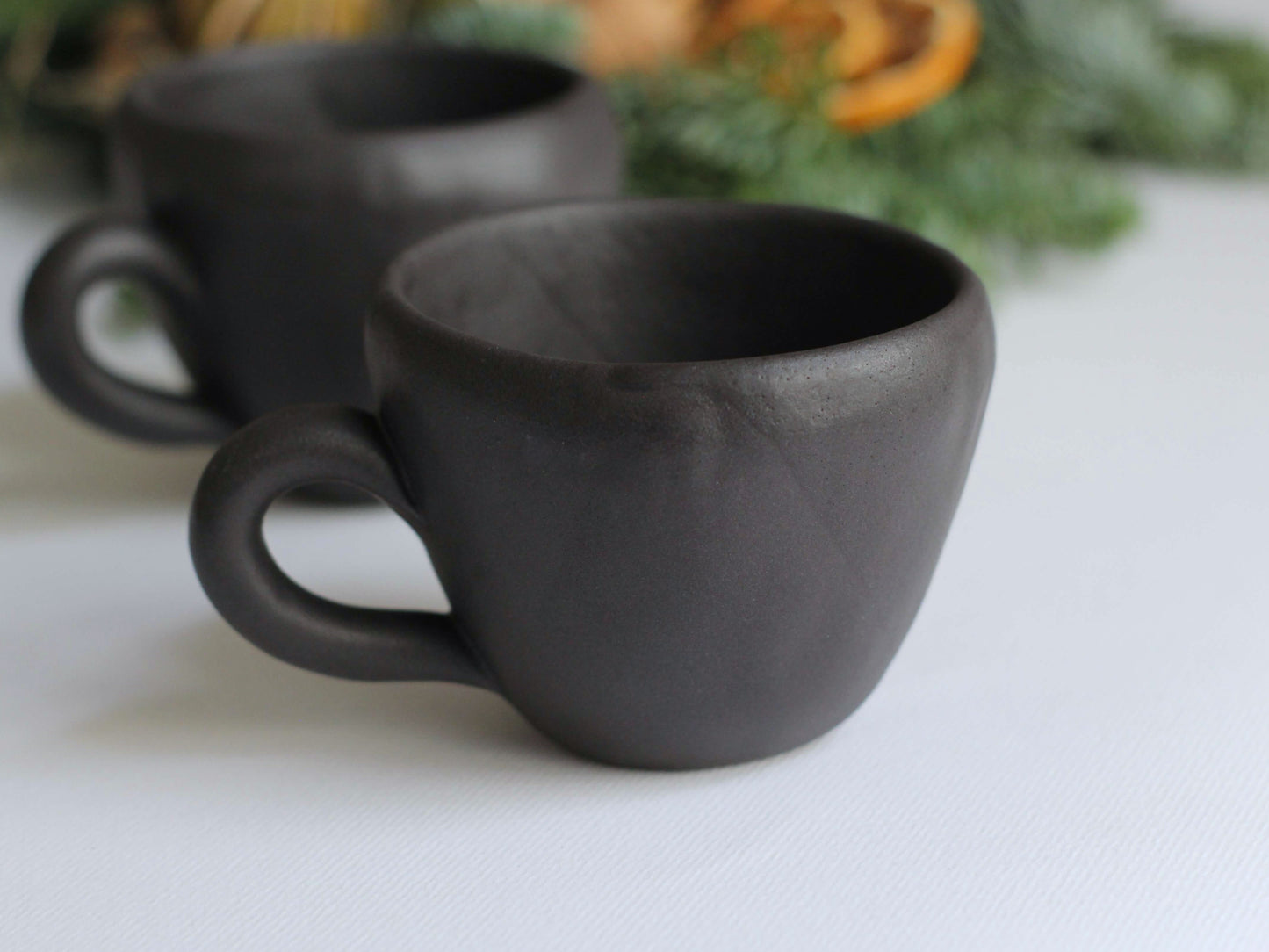 Cană din ceramică negru mat