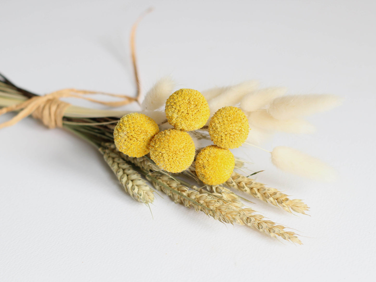 Buchet natural cu craspedia, lagurus si grau