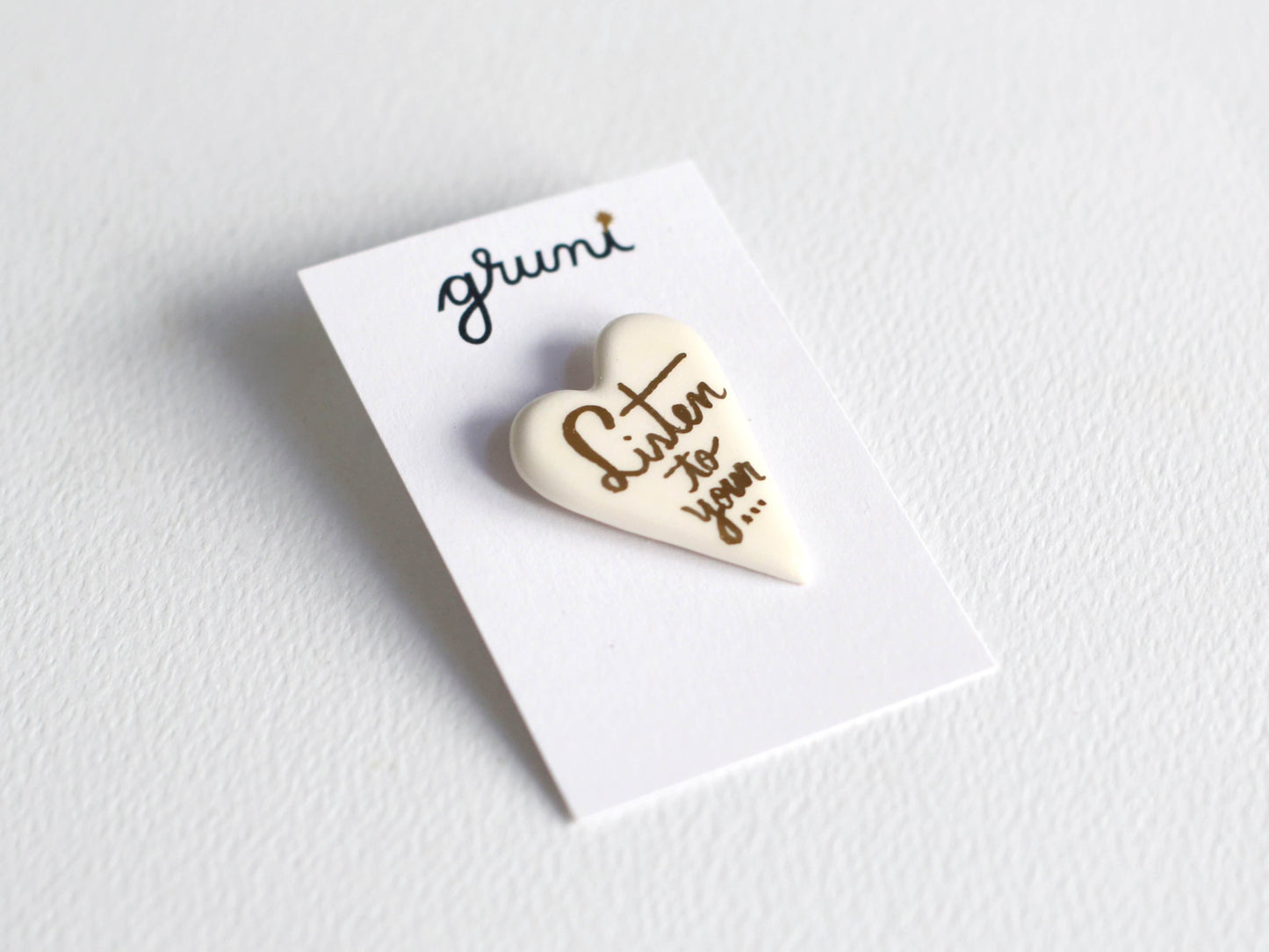 brosa pin inima din ceramica