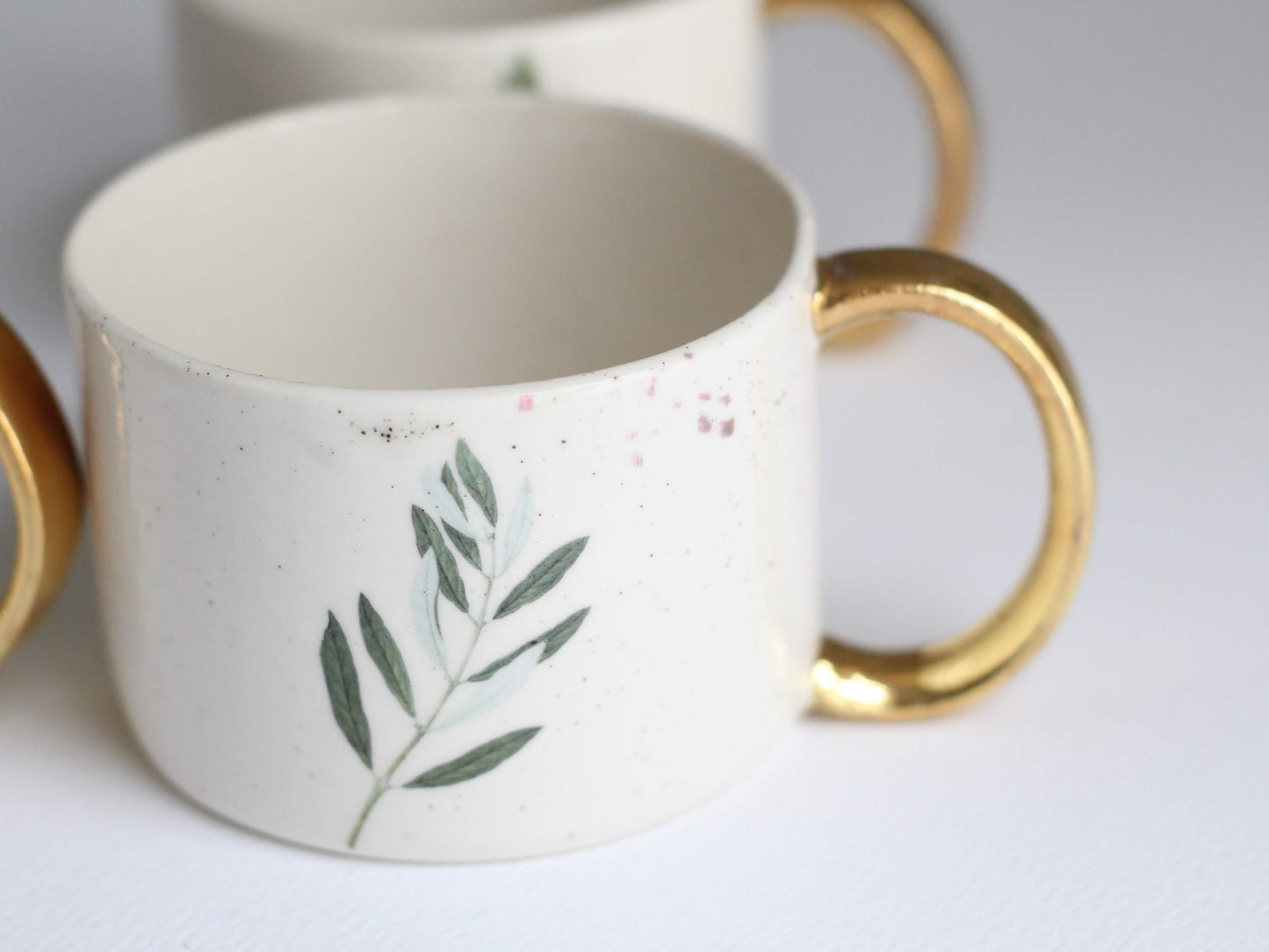 ceasca cu toarta aurie