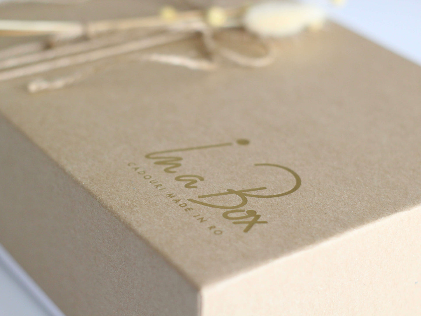 cadou romanesc 8 martie