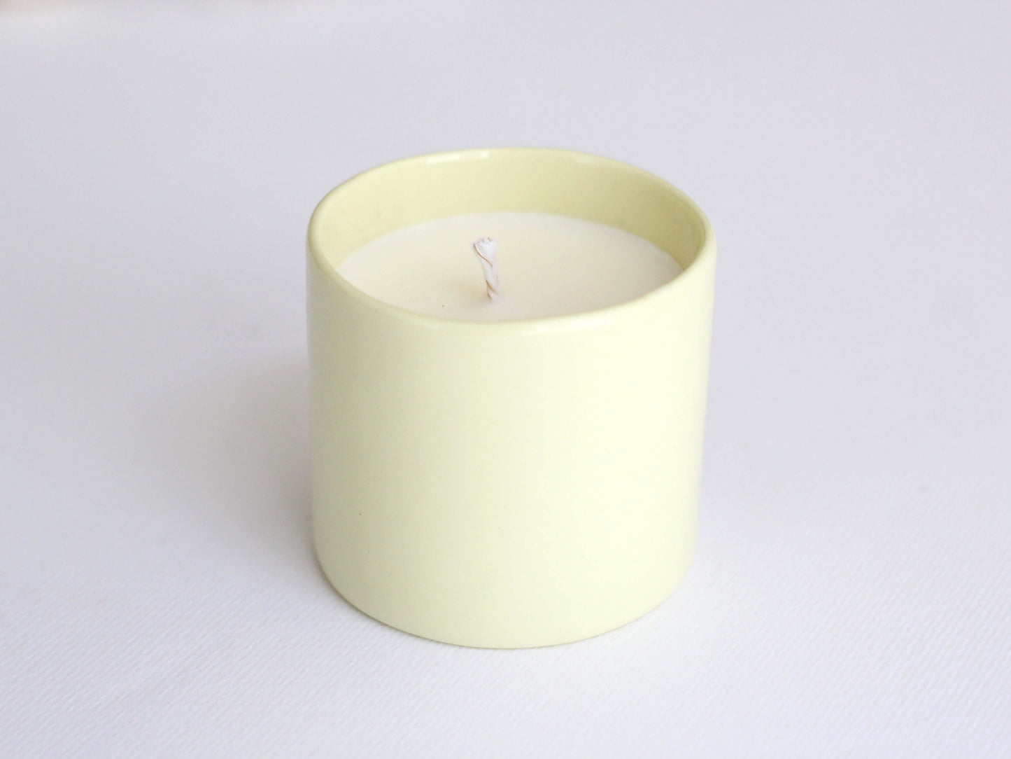 lumanare cu aroma de vanilie dulce