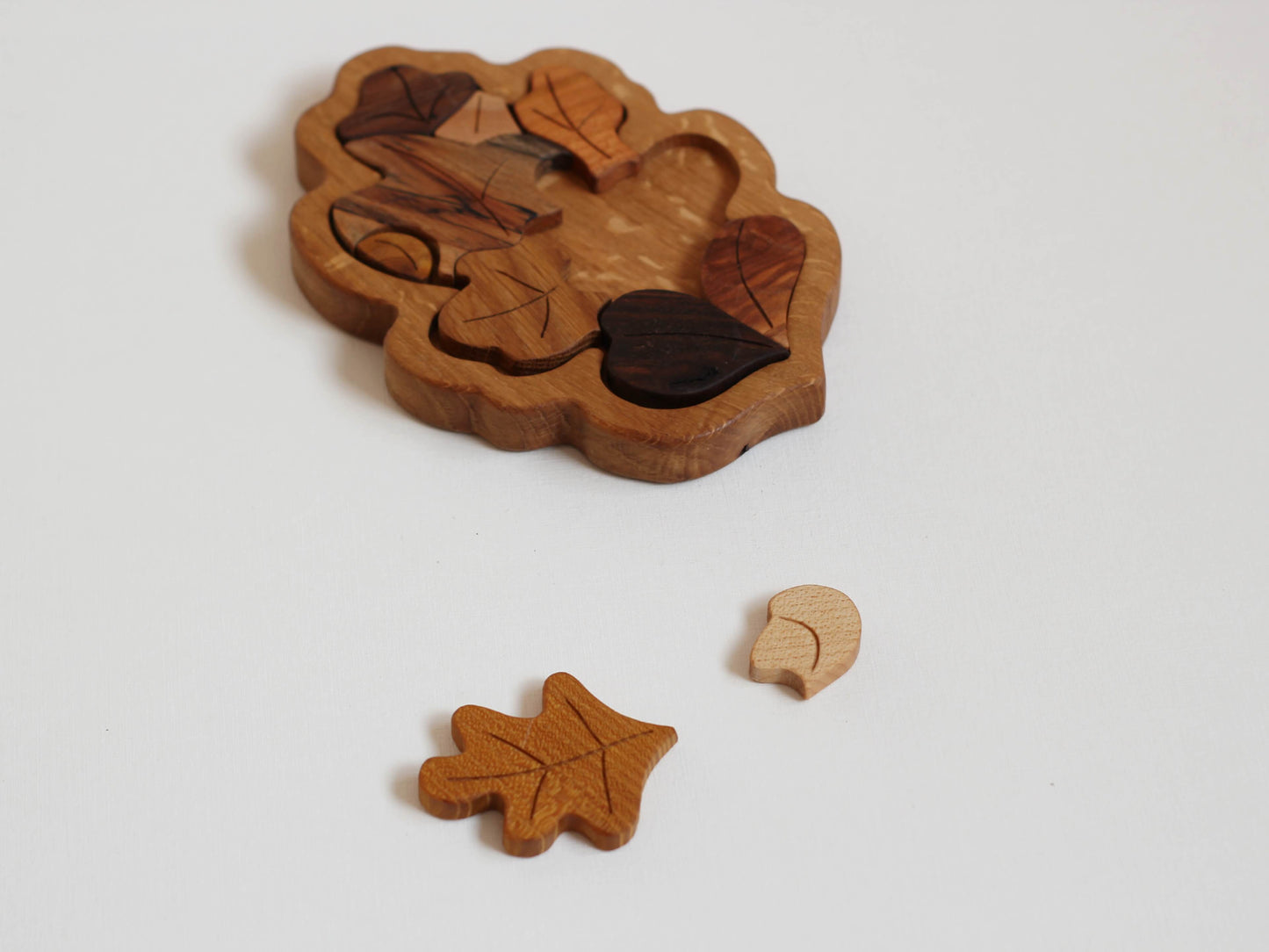 Puzzle din lemn frunza