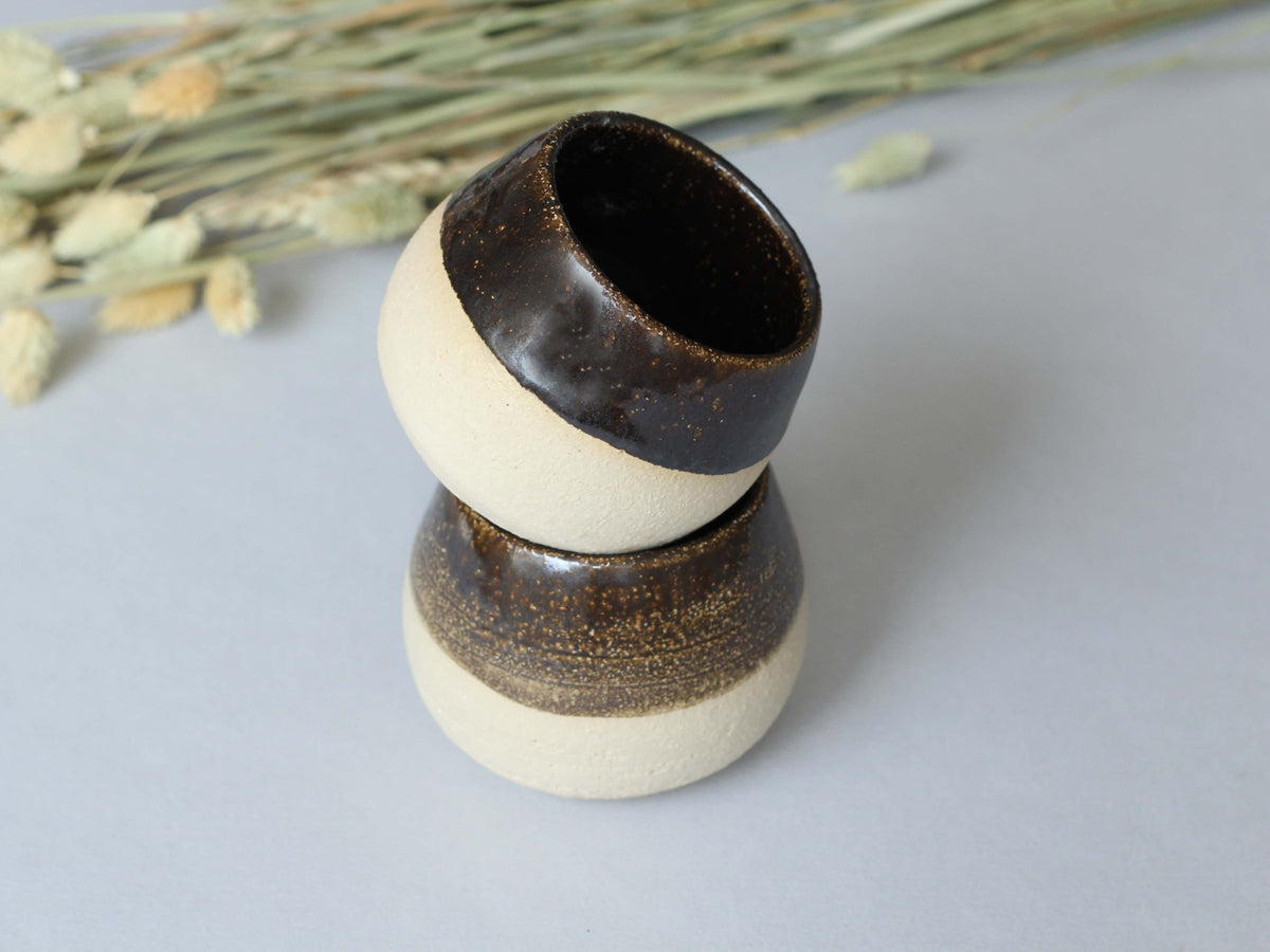 Cană rotunjoară din ceramică cu glazură metalizată