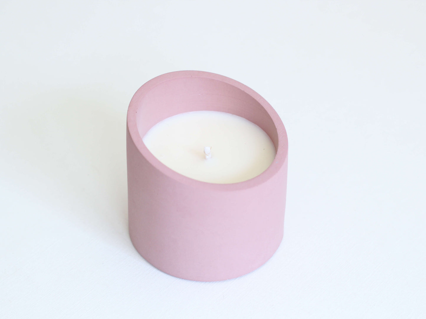 Lumânare Powder Pink din ceară de soia
