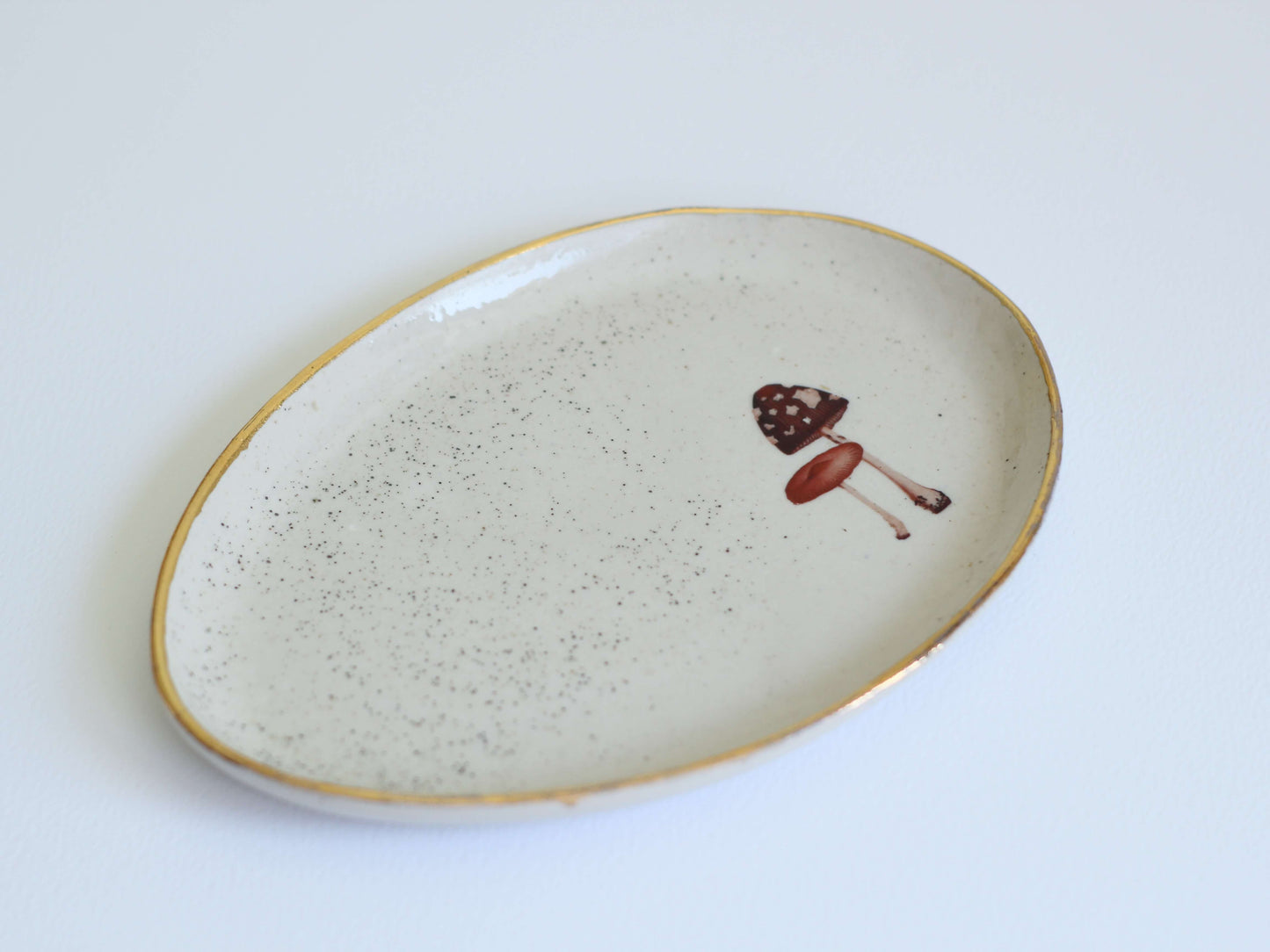 Farfurie din portelan pictata