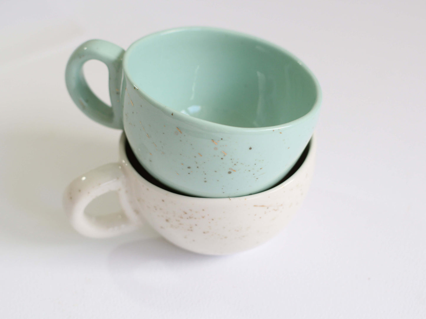 ceasca din portelan lucrata in Romania