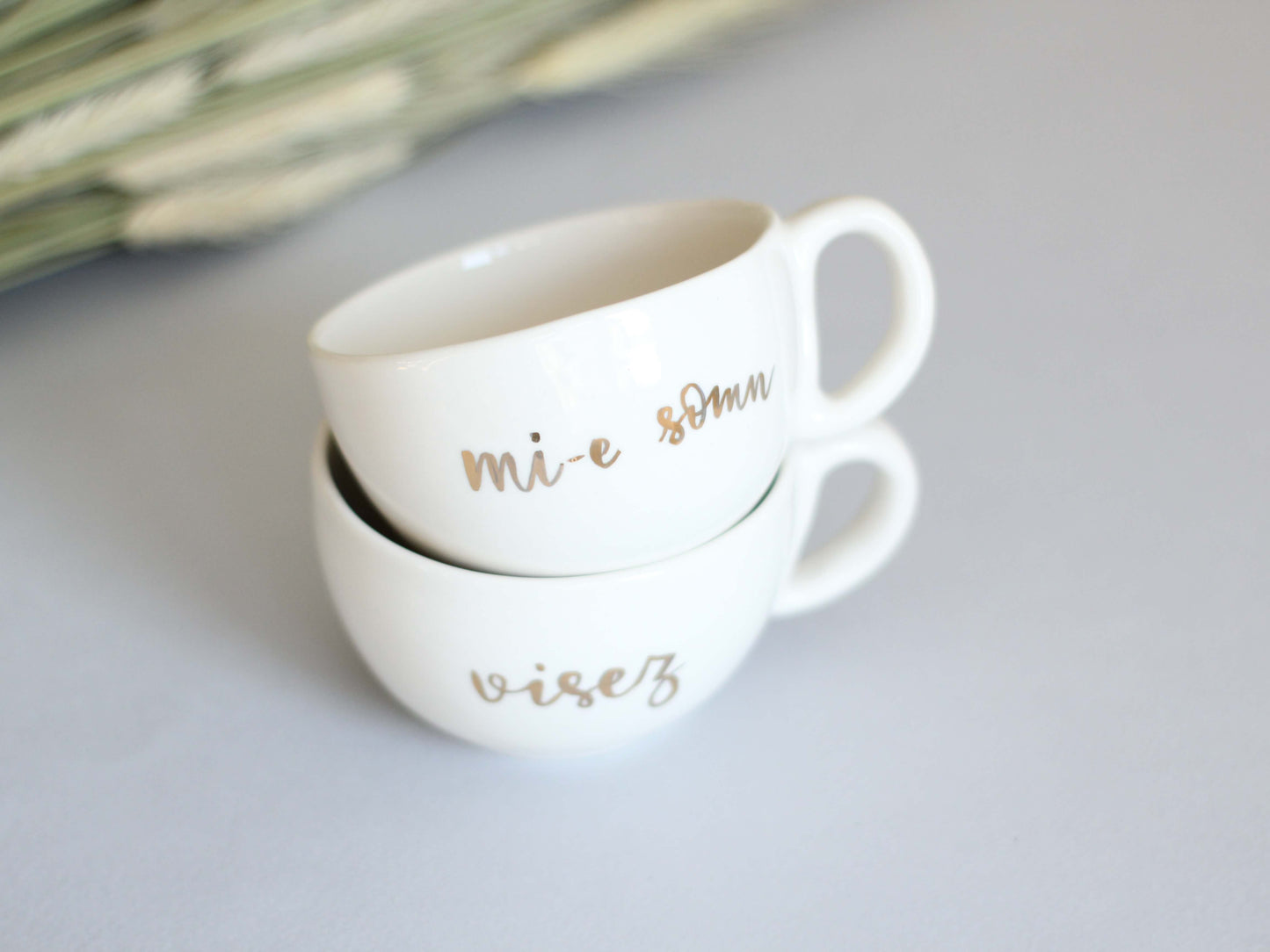 pictată manual pe ambele fețe cu aur lichid