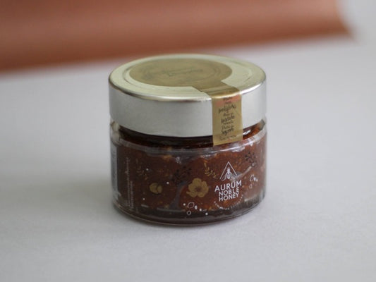 Miere - mix nobil cu alune de pădure